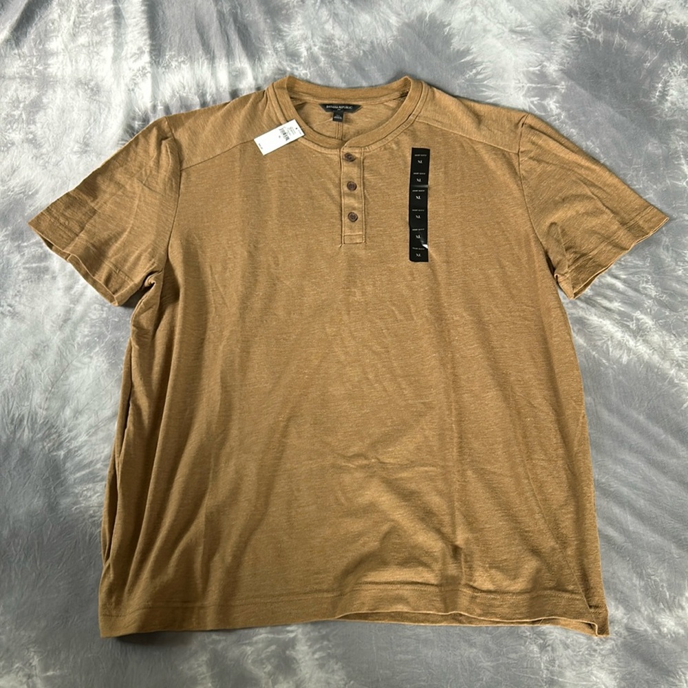 Banana Republic Slub Henley Maverick Tan Short Sleeved T Shirt Tan Beige